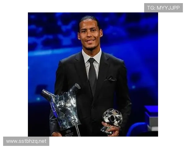 鲁本·迪亚斯与范戴克:领袖型中卫的风格对比 鲁本·迪亚斯与范戴克:领袖型中卫的风格对比