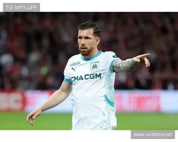 霍伊别尔战术适配性持续提升,中场作用愈发关键