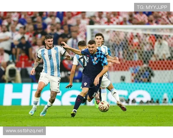 阿尔瓦雷斯多面锋线属性与进攻端持续提升解析