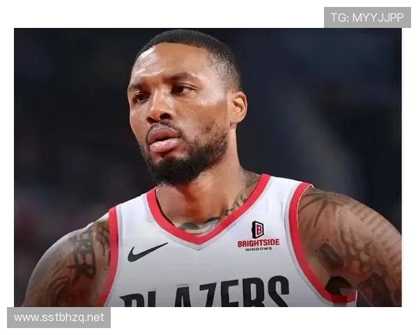 利拉德休赛期天天喝蛋白粉当水，结果夏天晒个照全网问是不是偷偷练了两年？