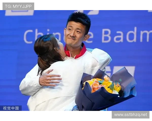 谌龙退役后天天带娃逛超市，冠军老公的日常比训练还规律