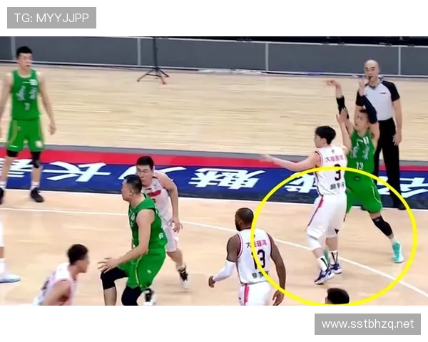 全面解析篮球规则中违体犯规的具体认定标准及处罚措施